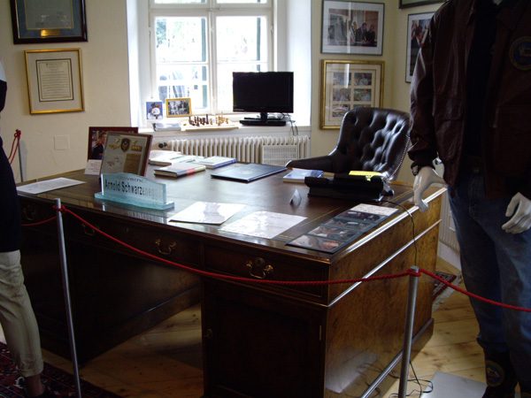 077_gouverneurs_table